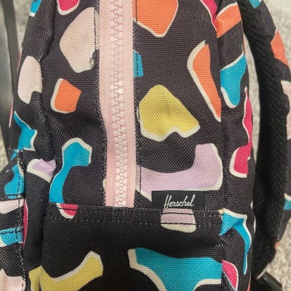 Fun Herschel Kids Abstract Colours Backpack 15L  (ages 3-7) - Picture 9 of 12